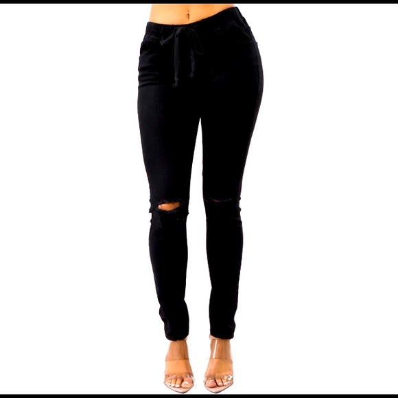 So Sassy Jogger Jeans - Picture 1 of 2